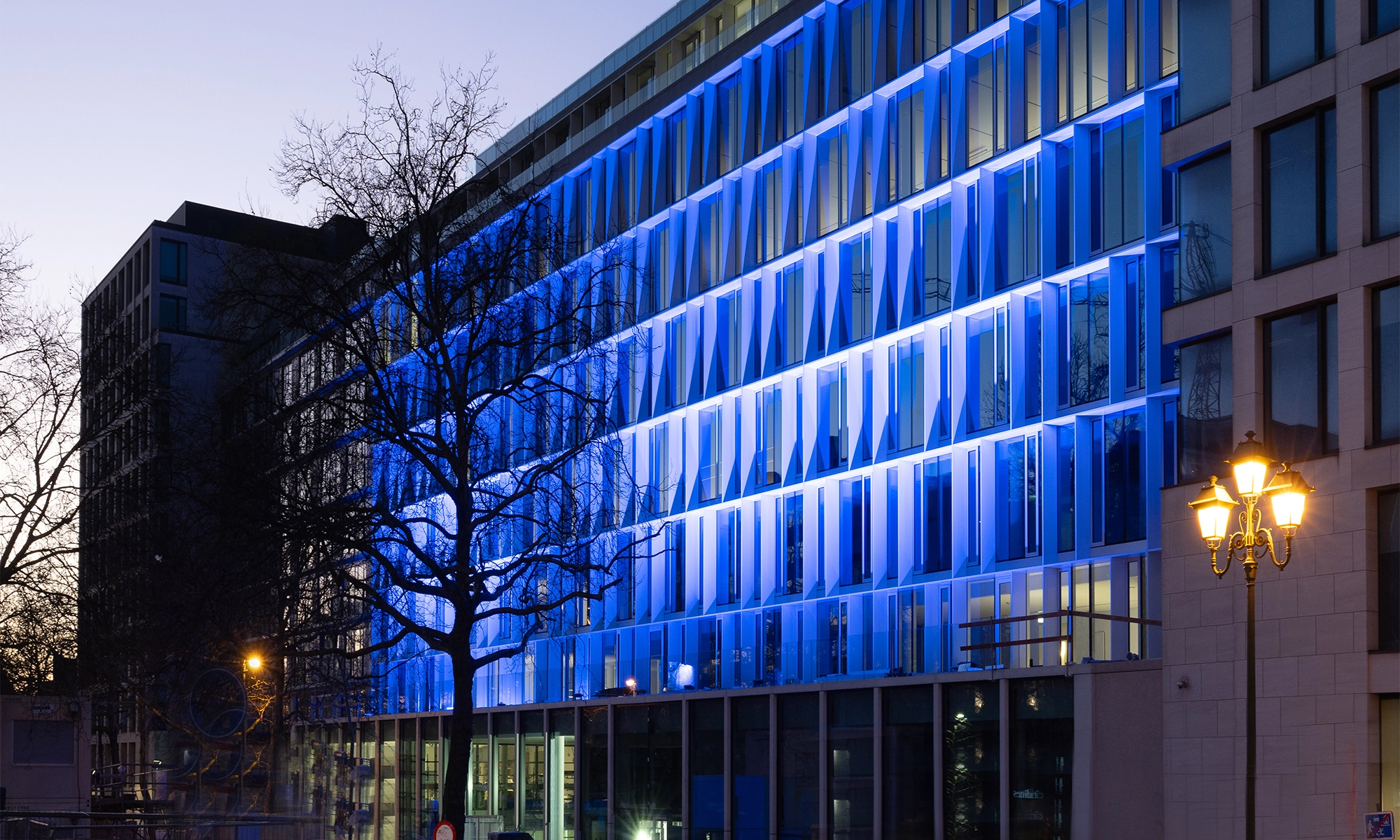 LUXIA_FACADE_NIGHT2