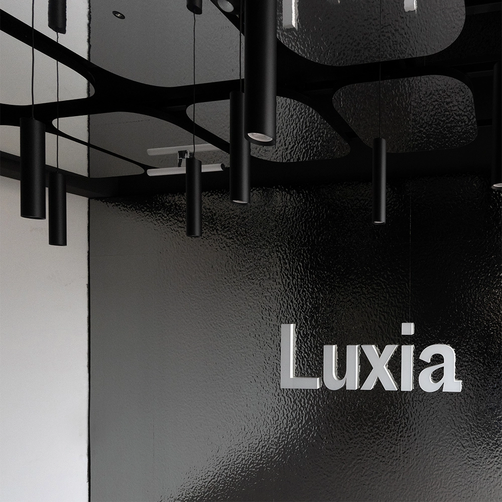LUXIA_LOGO_REFLECT
