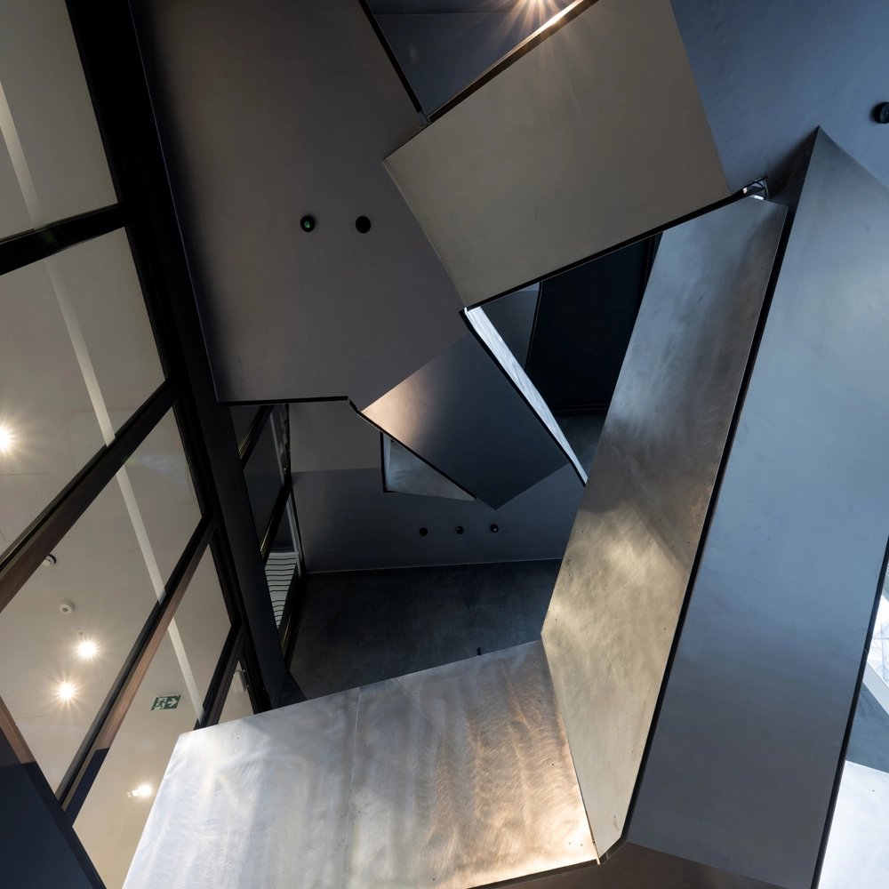 LUXIA_STAIRS